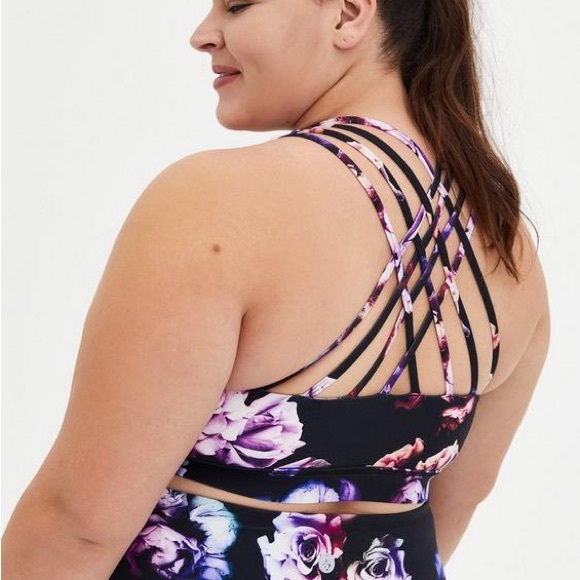 Torrid Low-Impact Wireless Strappy Back Active Sports Bra -2x - Picture 2 of 6